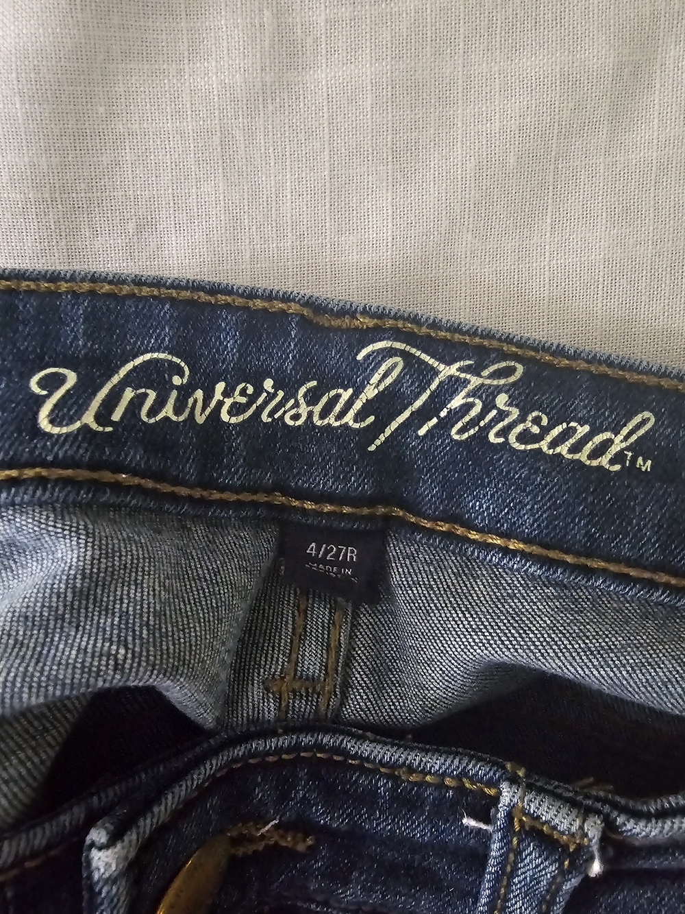Universal Thread High-Rise Dark Blue Denim Jeans with Gold Stitching